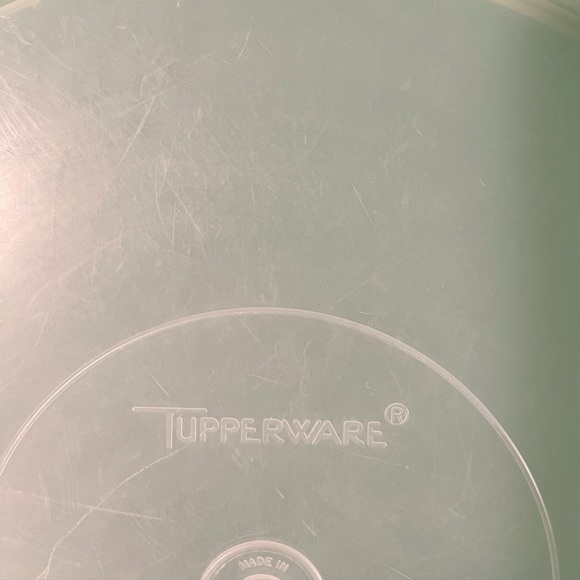 Vintage Large TUPPERWARE Fix n Mix Green Bowl with Clear Lid - Large Mixing Bowl - Picture 5 of 9